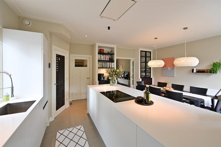 Photo 12 of Van der Helstlaan 17