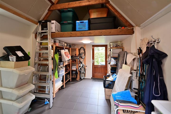 Photo 14 of Van der Helstlaan 17