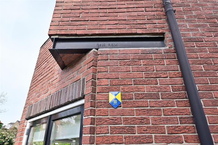 Photo 29 of Van der Helstlaan 17