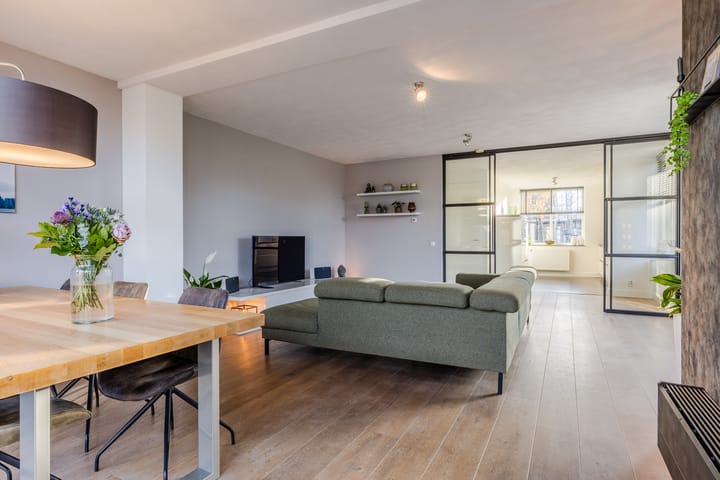 Photo 2 of Veenendaalstraat 123