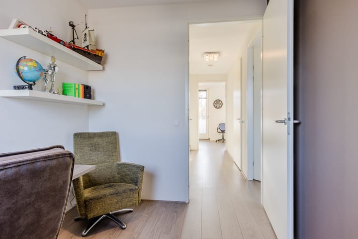 Photo 21 of Veenendaalstraat 123