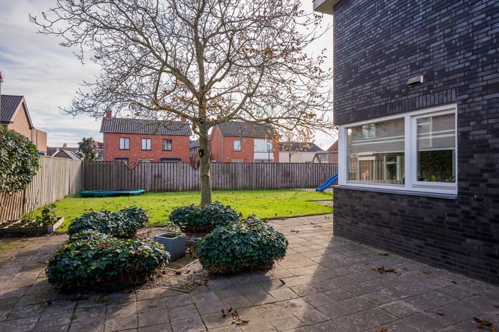 Photo 31 of Vlassert 34