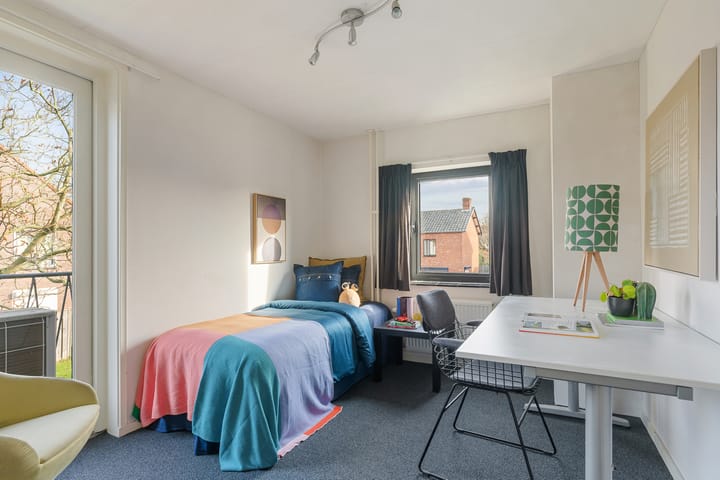 Photo 39 of Vlassert 34