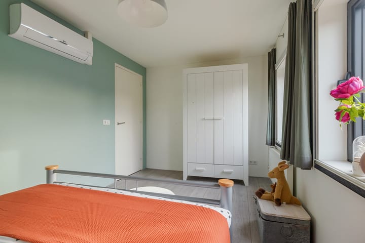 Photo 44 of Vlassert 34