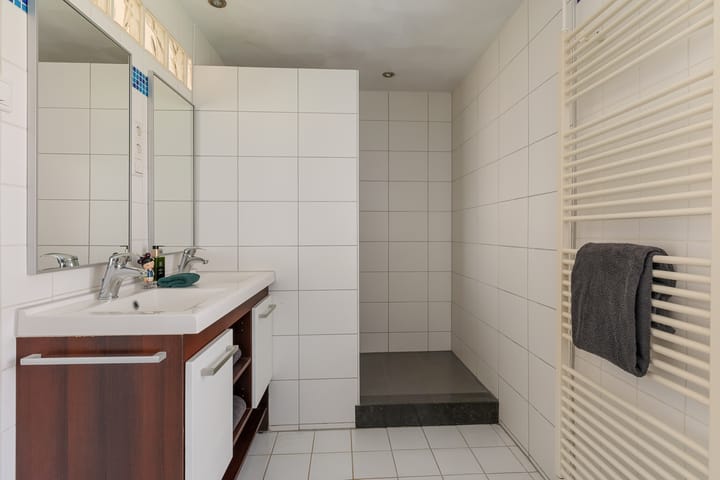 Photo 51 of Vlassert 34