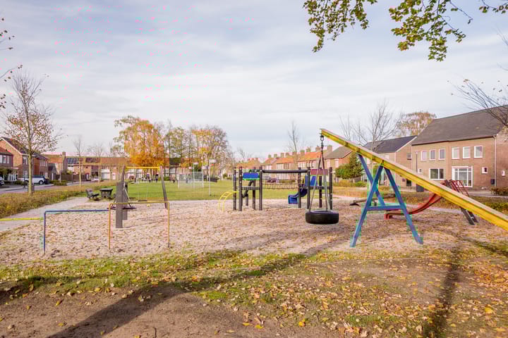 Photo 53 of Vlassert 34