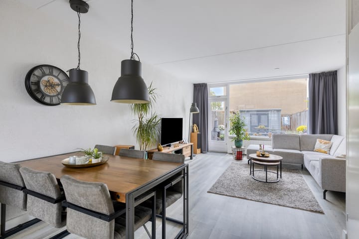 Photo 3 of Brucknerstraat 12