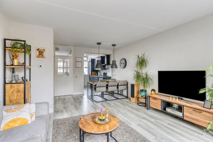 Photo 9 of Brucknerstraat 12