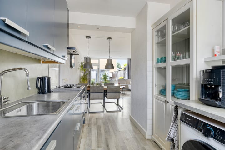 Photo 11 of Brucknerstraat 12