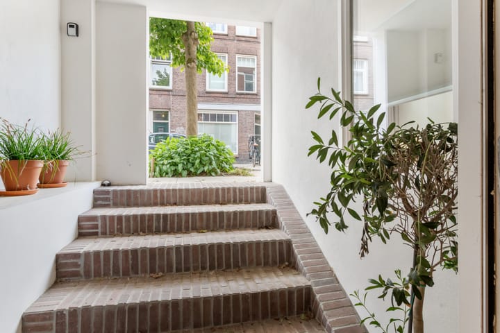 Photo 7 of Admiraal van Gentstraat 67