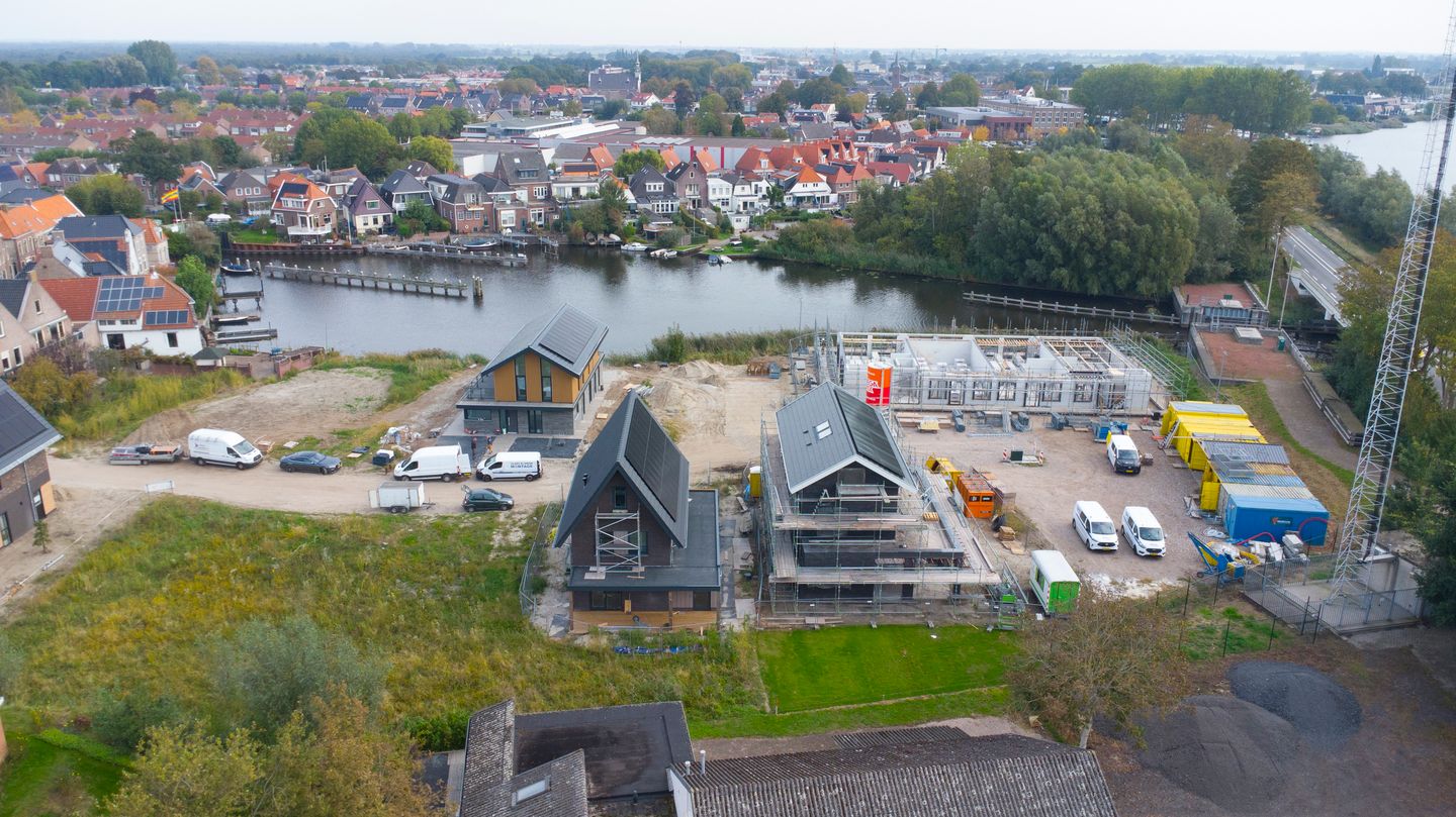 Foto 1 van Westeinde - De Whaa kavels aan vaarwater