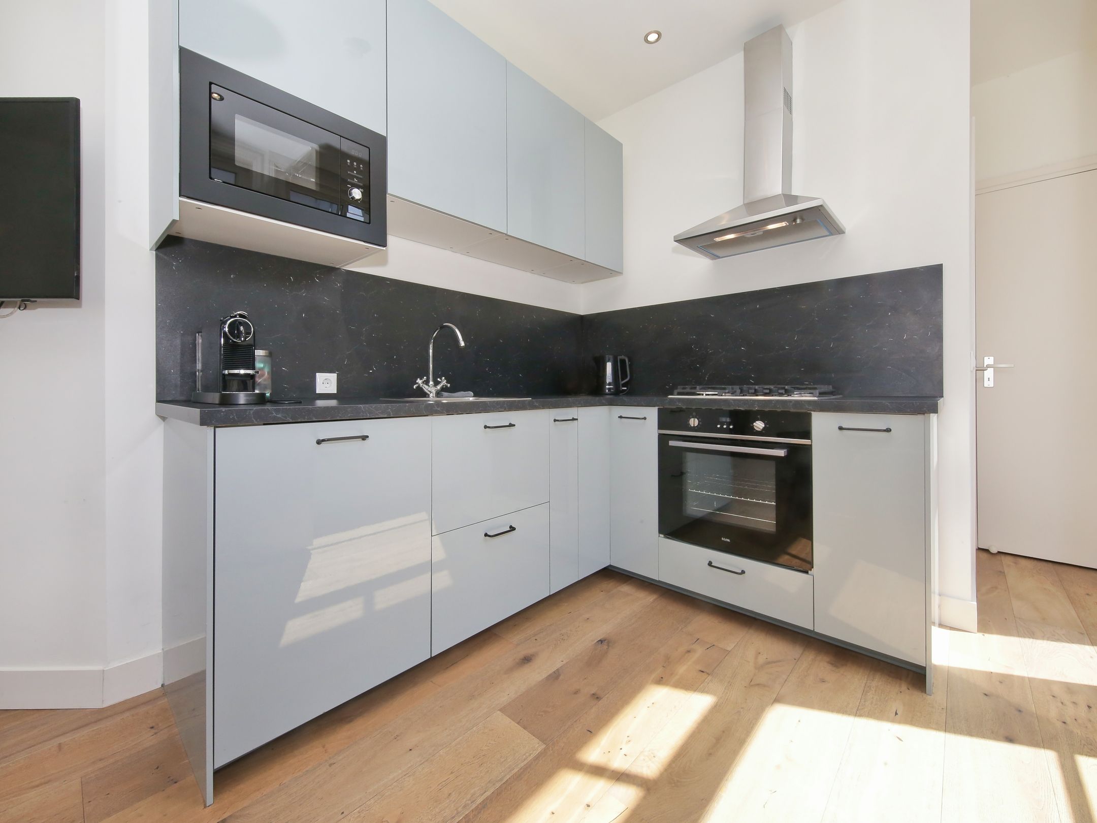 Photo 9 of Lange Leidsedwarsstraat 9-C