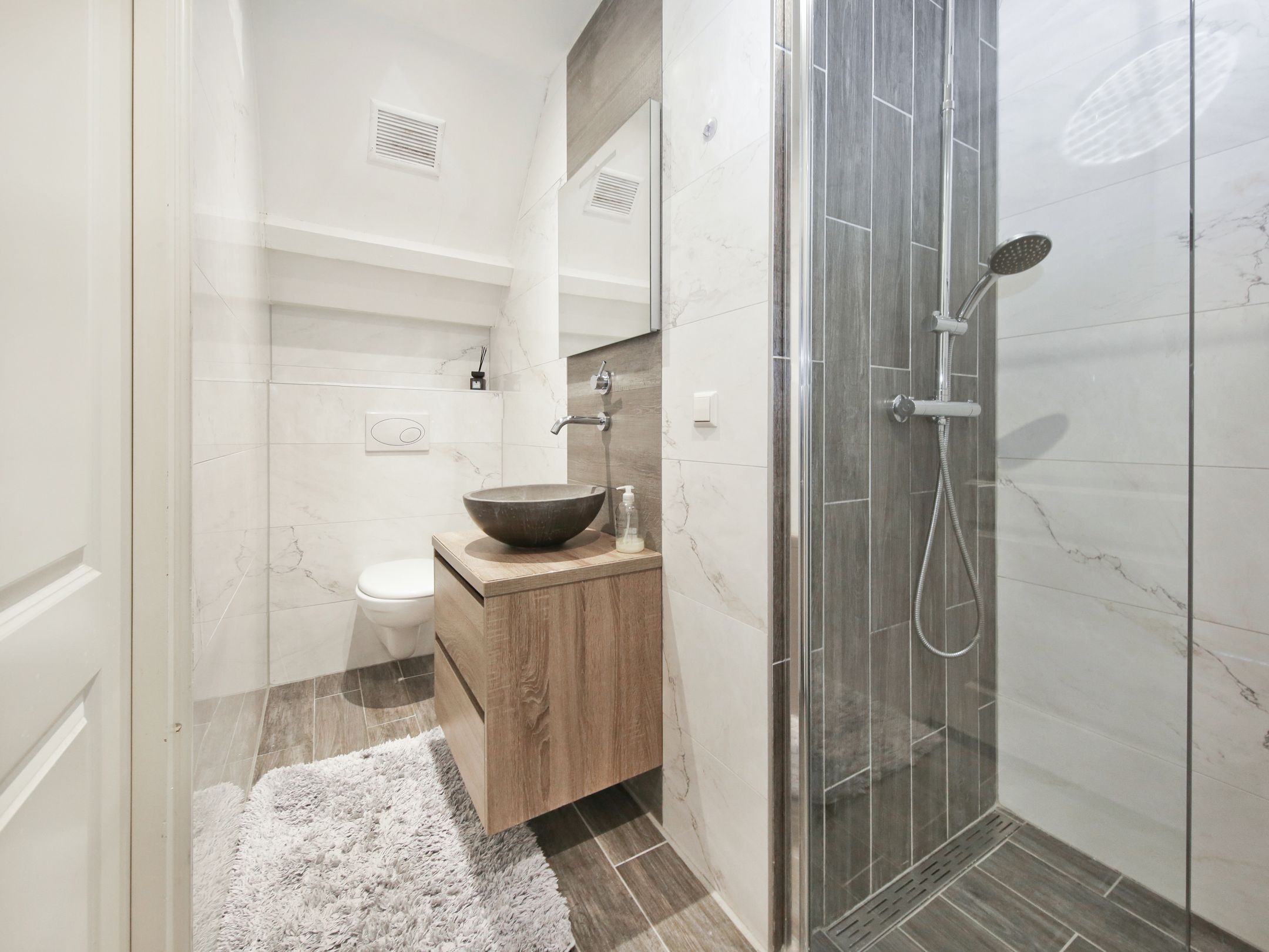 Foto 15 van Lange Leidsedwarsstraat 9-D