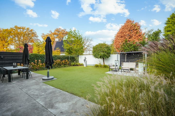 Photo 35 of Granaat 9