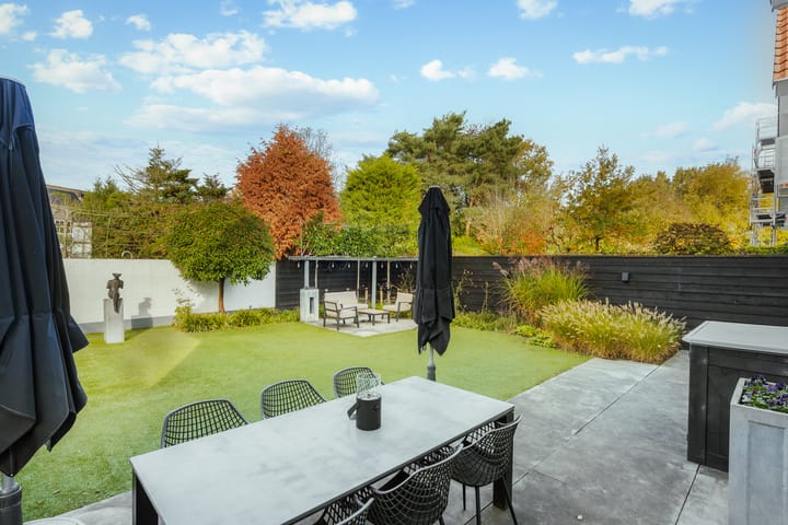 Photo 38 of Granaat 9