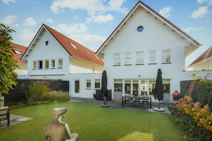 Photo 41 of Granaat 9