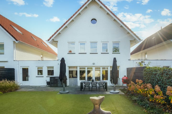 Photo 42 of Granaat 9