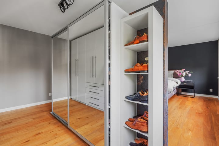 Photo 56 of Granaat 9