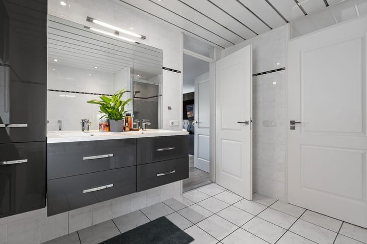 Photo 59 of Granaat 9