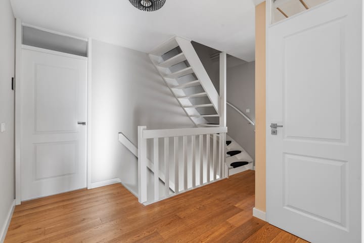 Photo 64 of Granaat 9