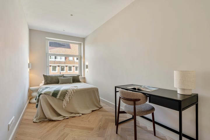 Photo 15 of Laplacestraat 47-2A