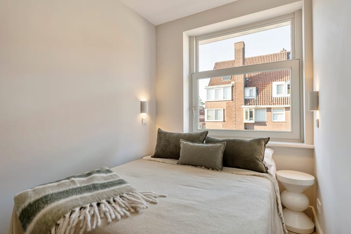 Photo 16 of Laplacestraat 47-2A