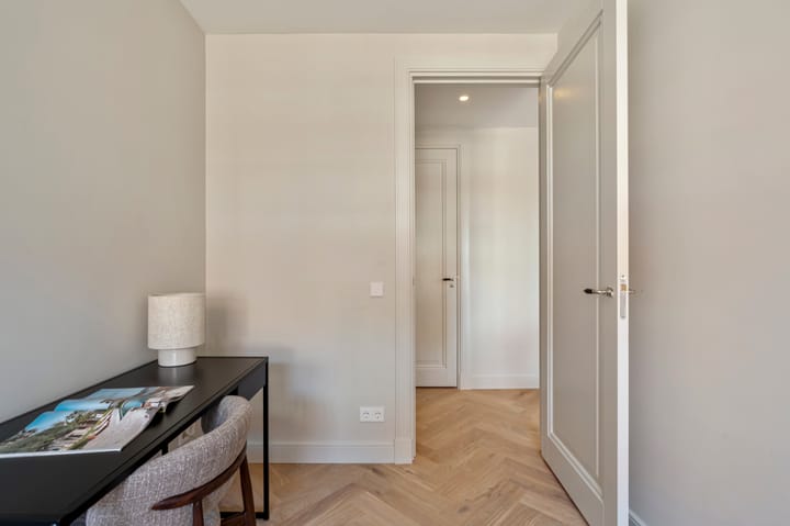 Photo 17 of Laplacestraat 47-2A