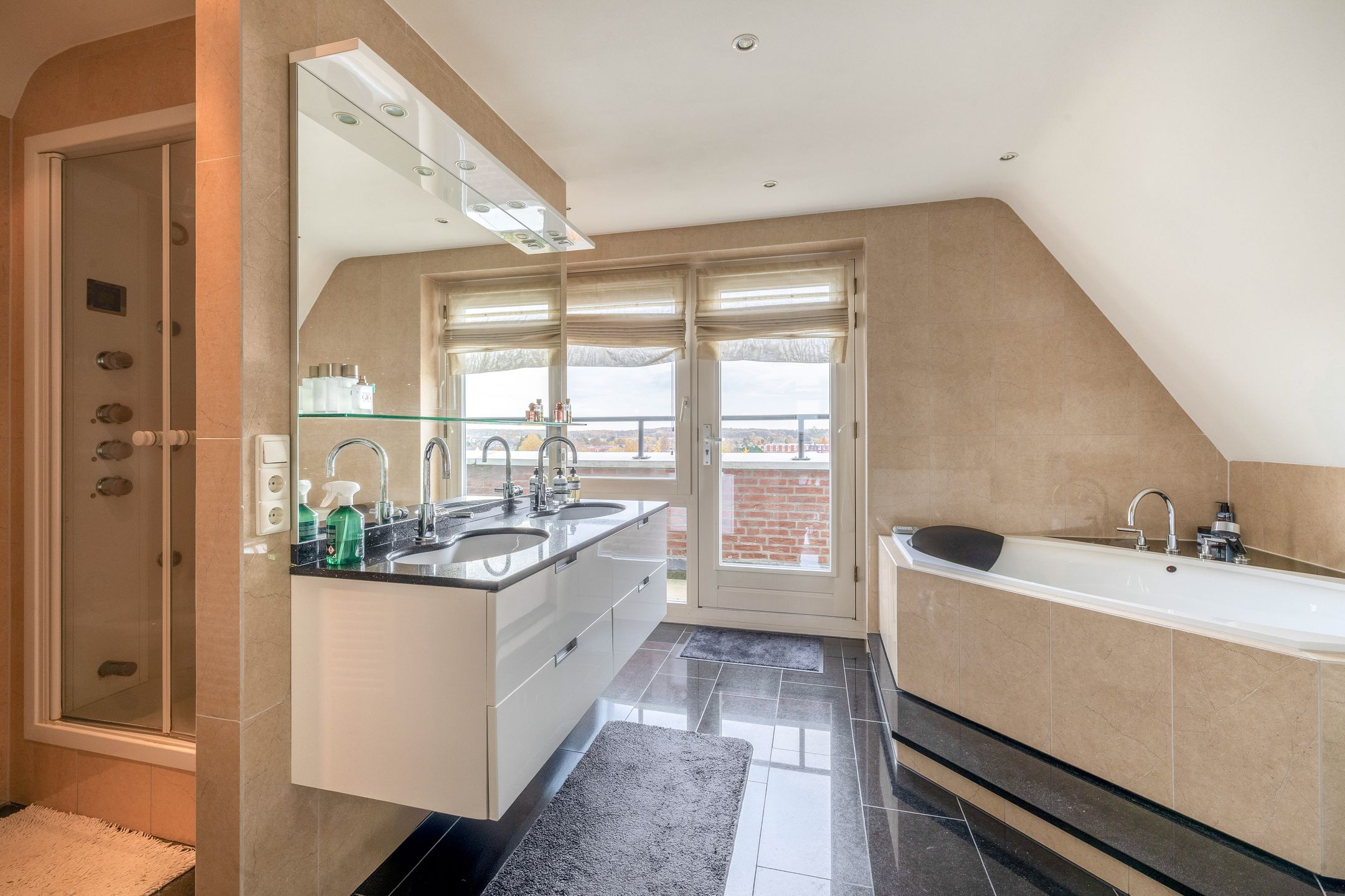 Foto 24 van Watermunt 70