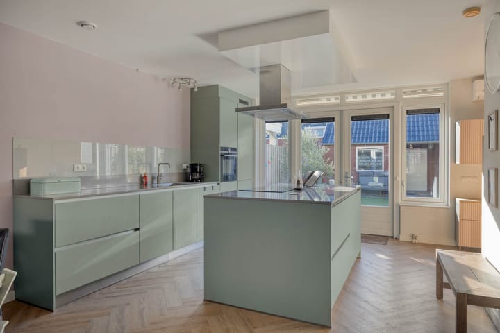 Photo 12 of Valkenswaardstraat 34