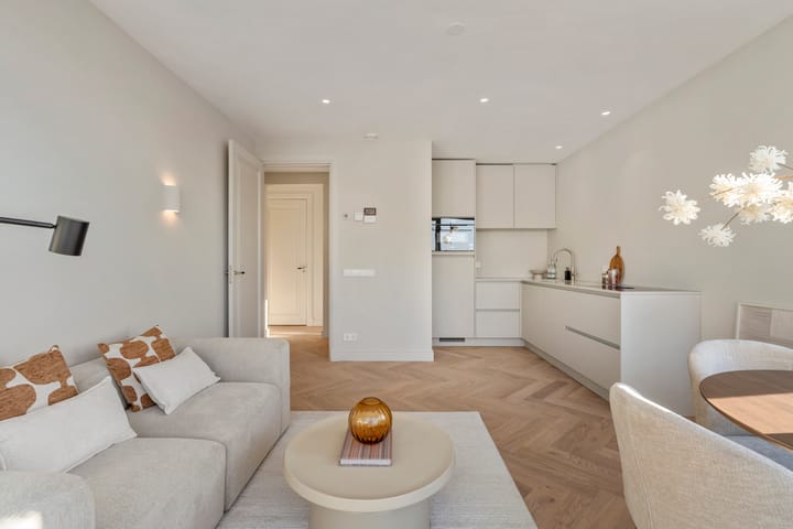 Photo 14 of Laplacestraat 47-3B