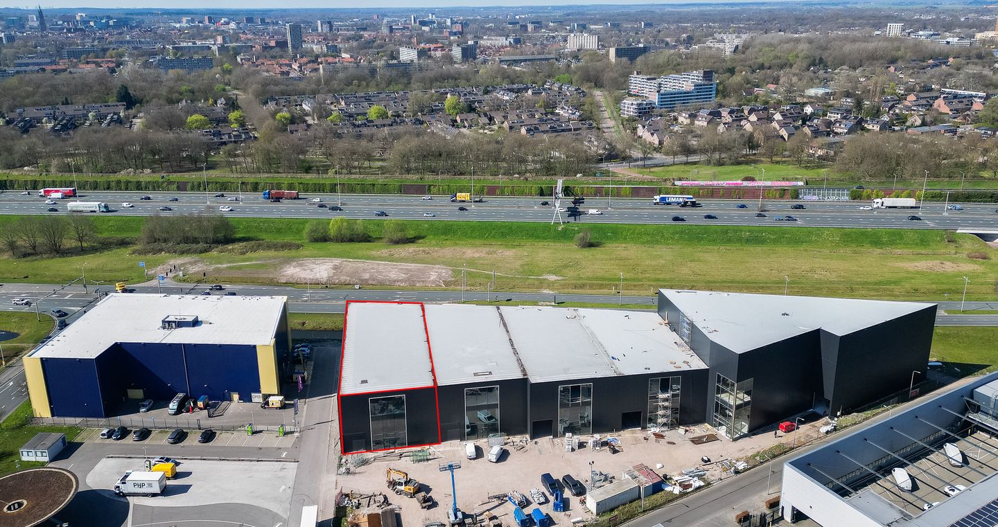 Bekijk foto 1 van De Windturbine 11