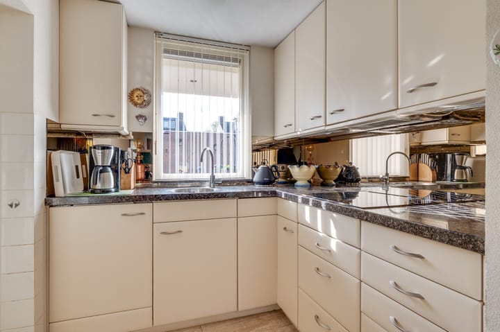 Photo 16 of Rhônelaan 11