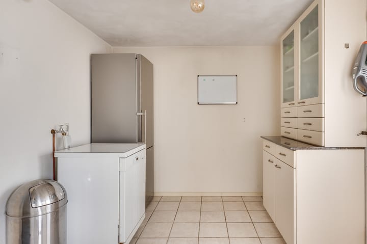 Photo 19 of Rhônelaan 11