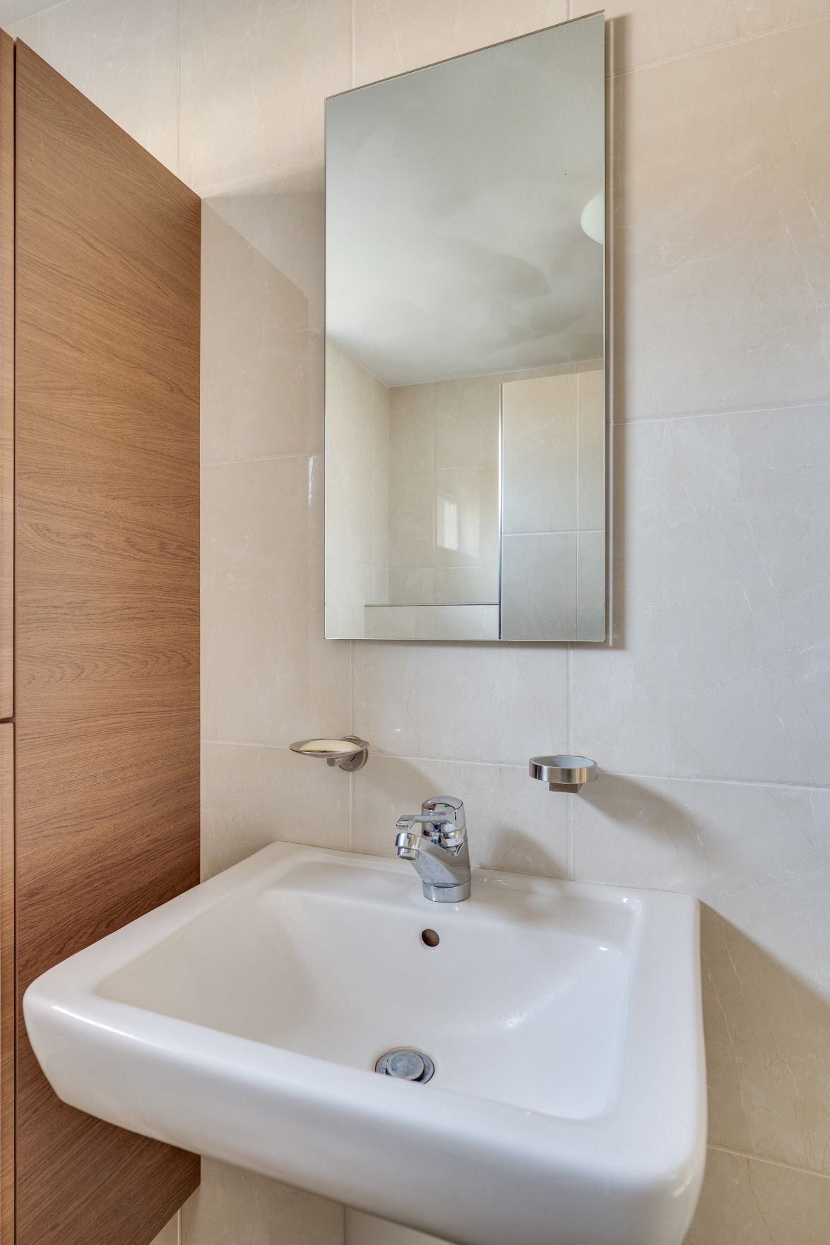 Photo 24 of Rhônelaan 11