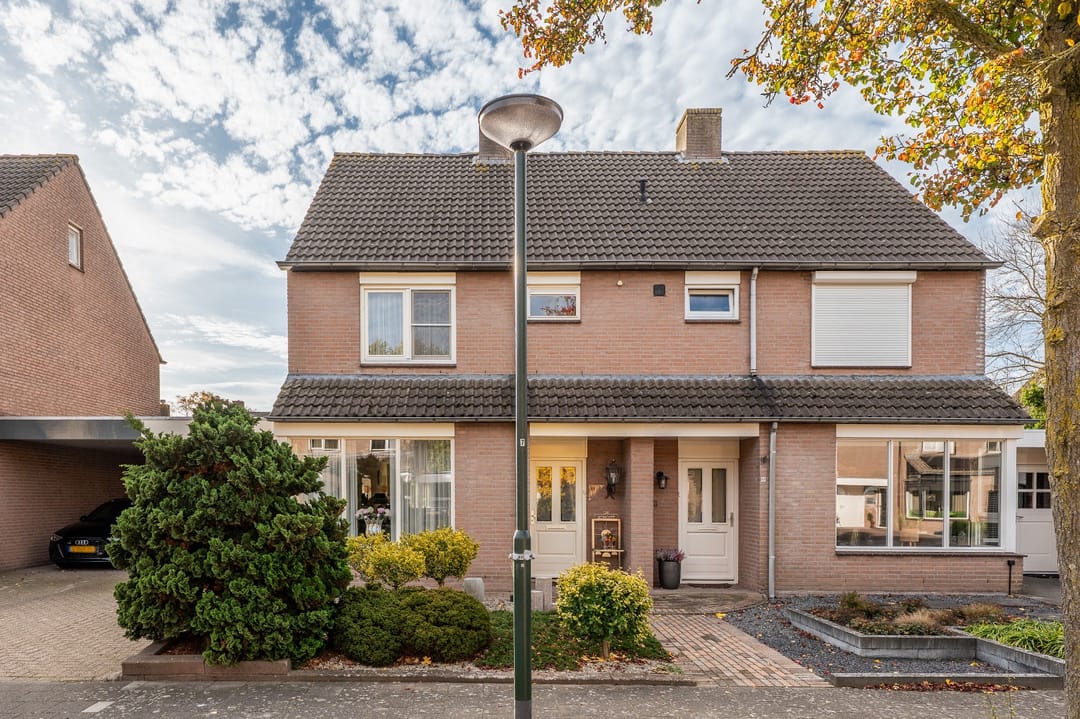 Photo 31 of Rhônelaan 11