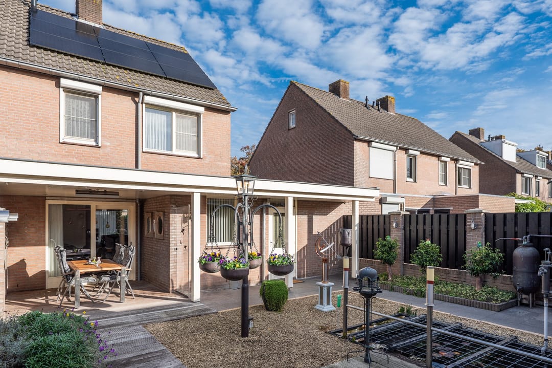 Photo 38 of Rhônelaan 11