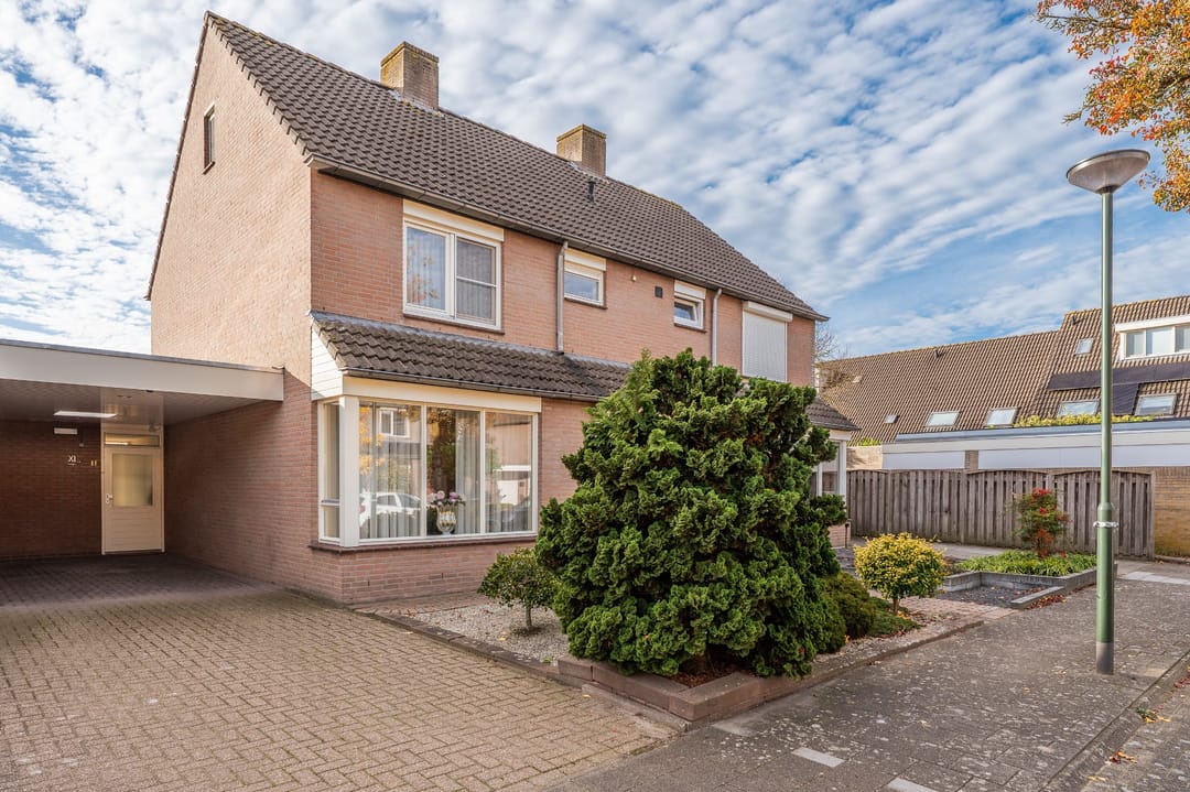 Photo 43 of Rhônelaan 11