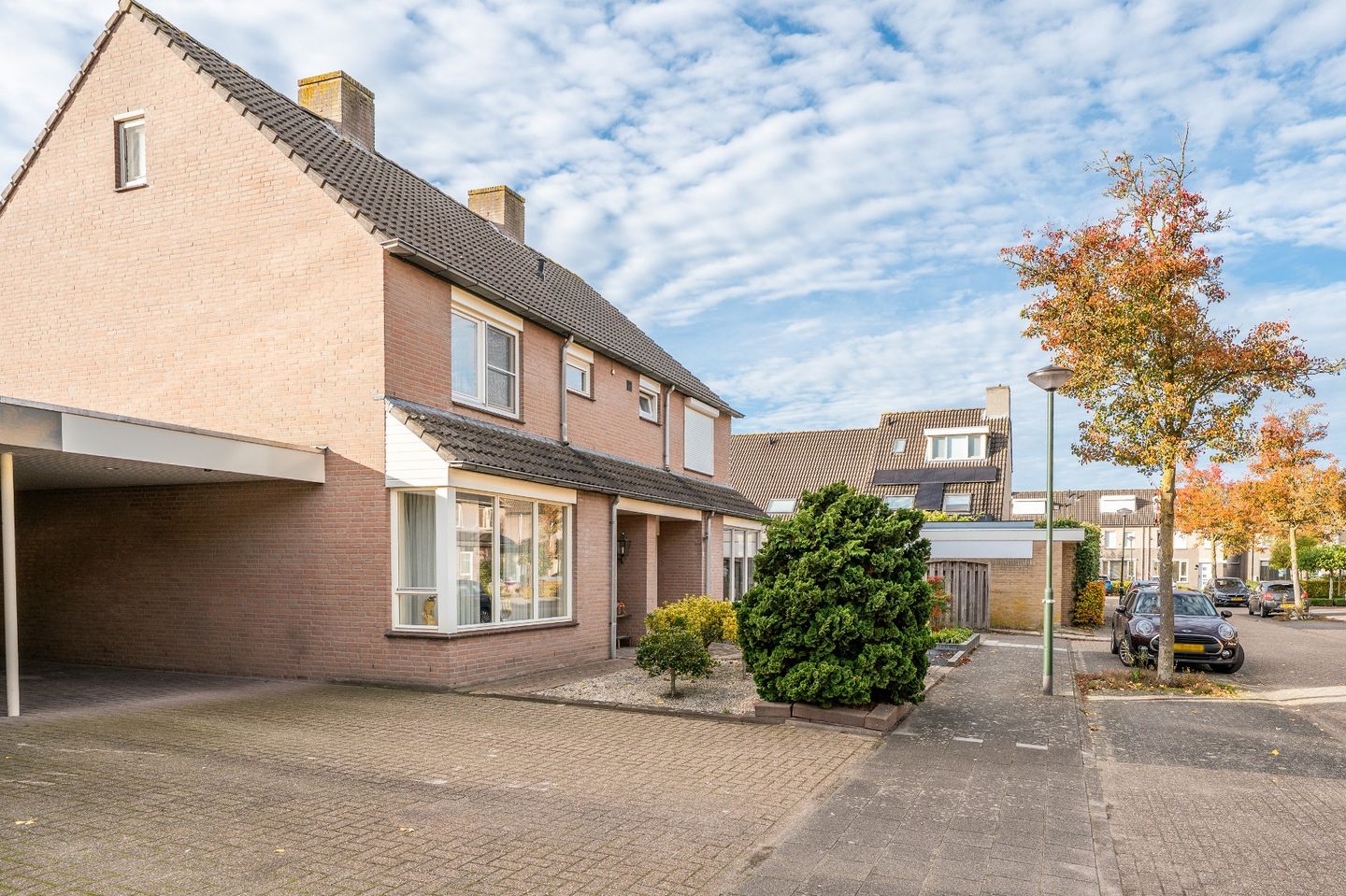 Photo 44 of Rhônelaan 11