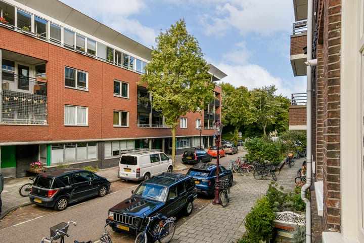 Photo 12 of Overamstelstraat 24-1V