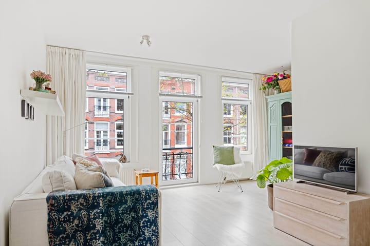 Photo 4 of Wilhelminastraat 58-2