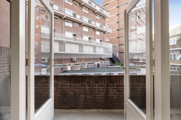 Photo 12 of Raamstraat 42