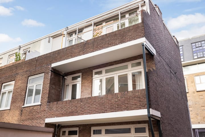 Photo 23 of Raamstraat 42