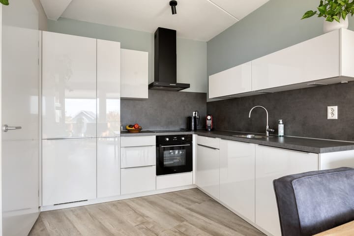 Photo 12 of Litho 61