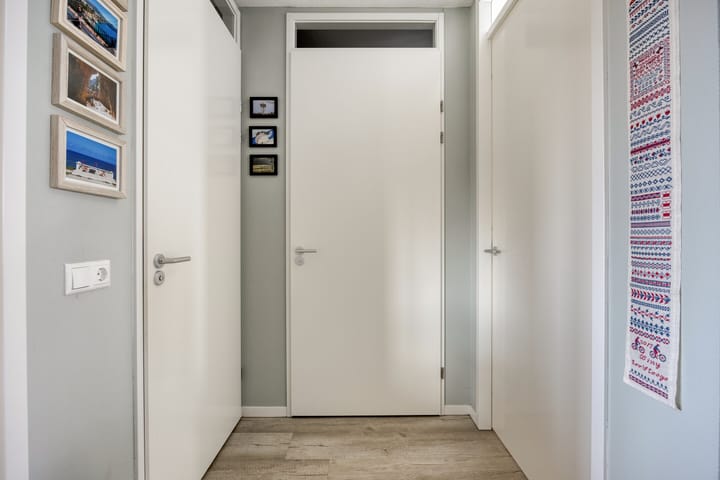 Photo 19 of Litho 61