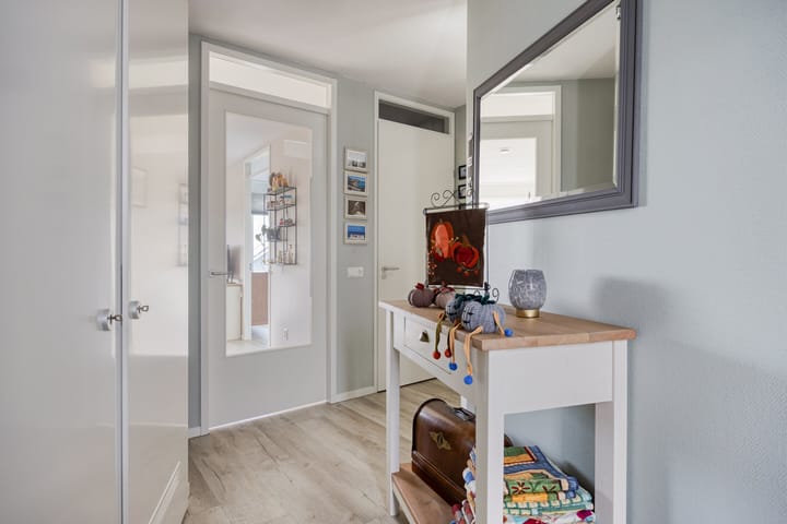 Photo 24 of Litho 61