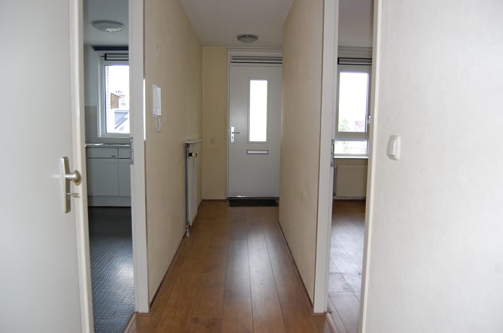 Photo 3 of Ravellaan 242