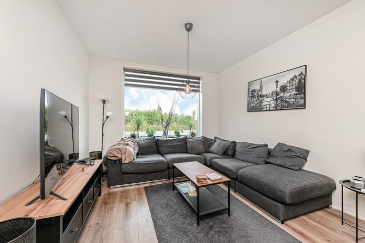 Photo 12 of Delftsestraatweg 79