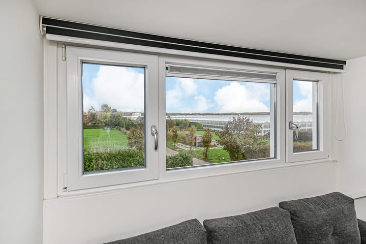 Photo 4 of Delftsestraatweg 79