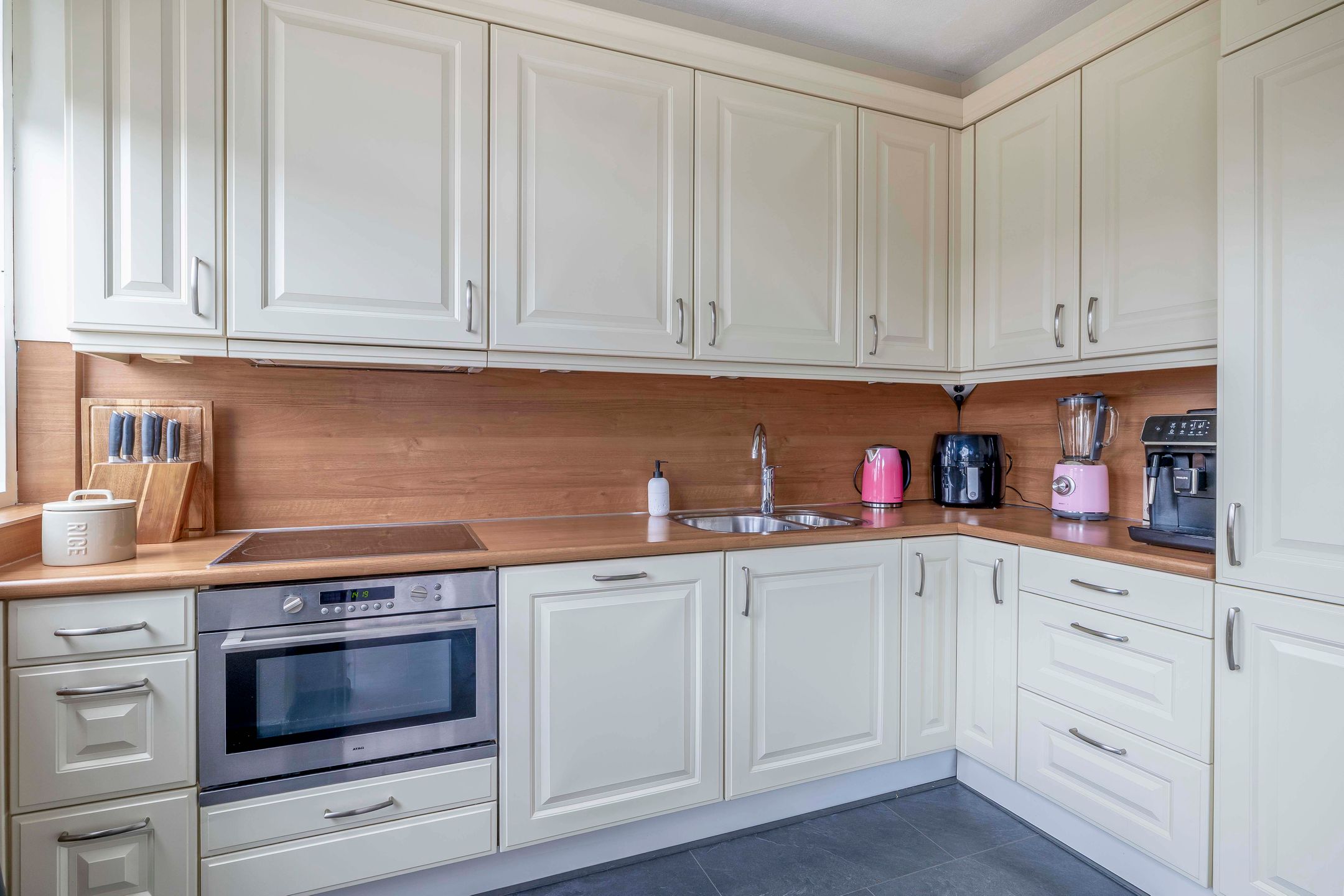 Photo 3 of Mr G Groen van Prinstererlaan 11