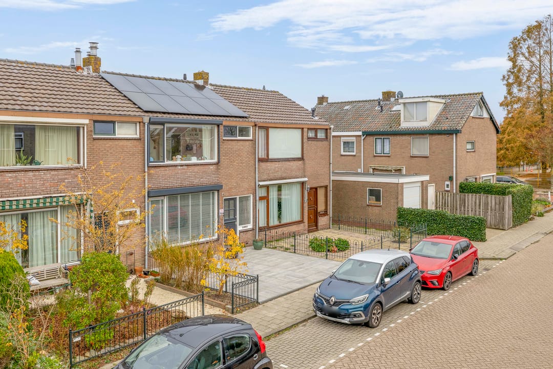 Photo 8 of Mr G Groen van Prinstererlaan 11